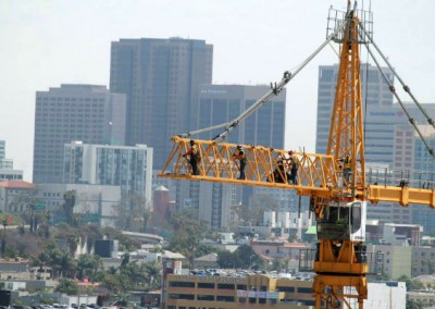 Brewer Crane workers doing Rigging